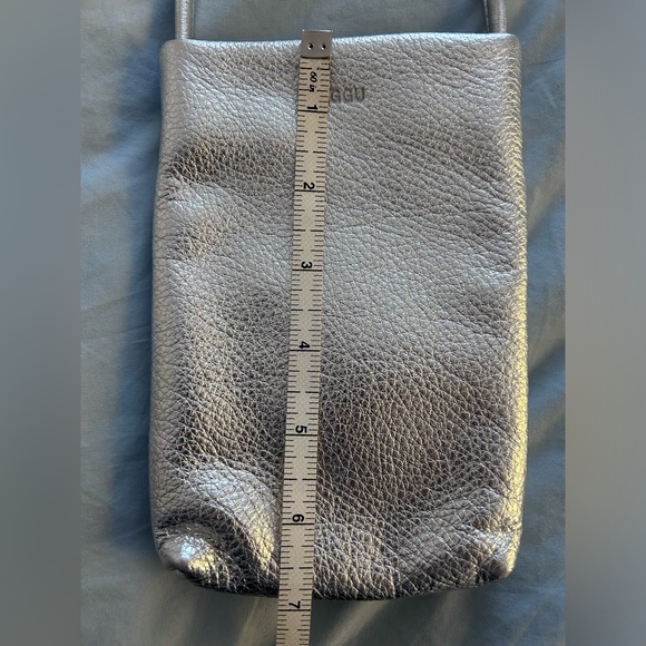 BAGGU Silver Leather Phone Sling Crossbody Case Bag - Picture 5 of 6